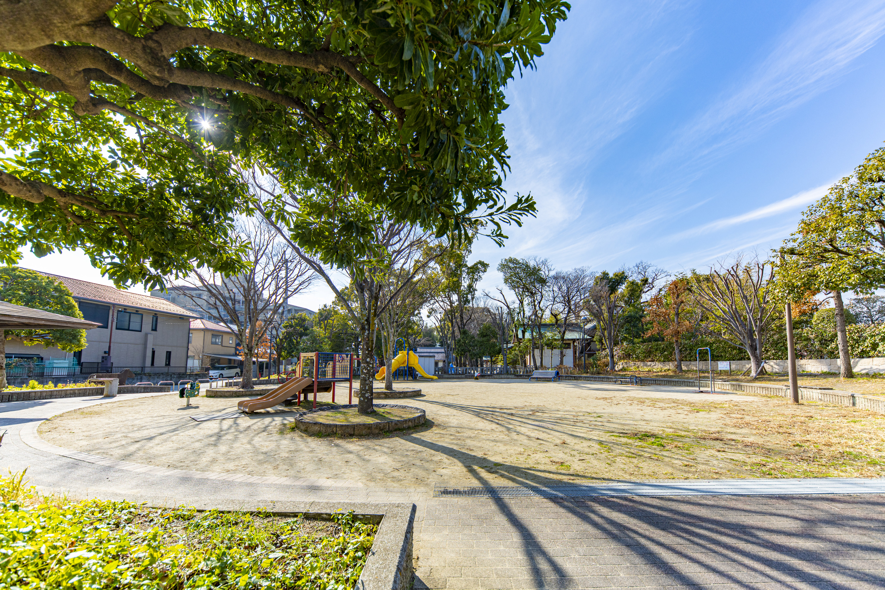 荒牧第三公園（約400m）